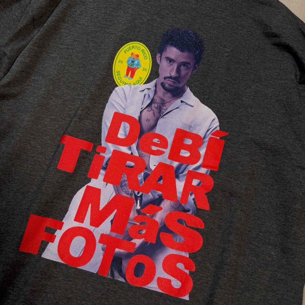 Bad Bunny Debi Tirar Mas Fotos Graphic T-Shirt Gray XL Gildan Softstyle